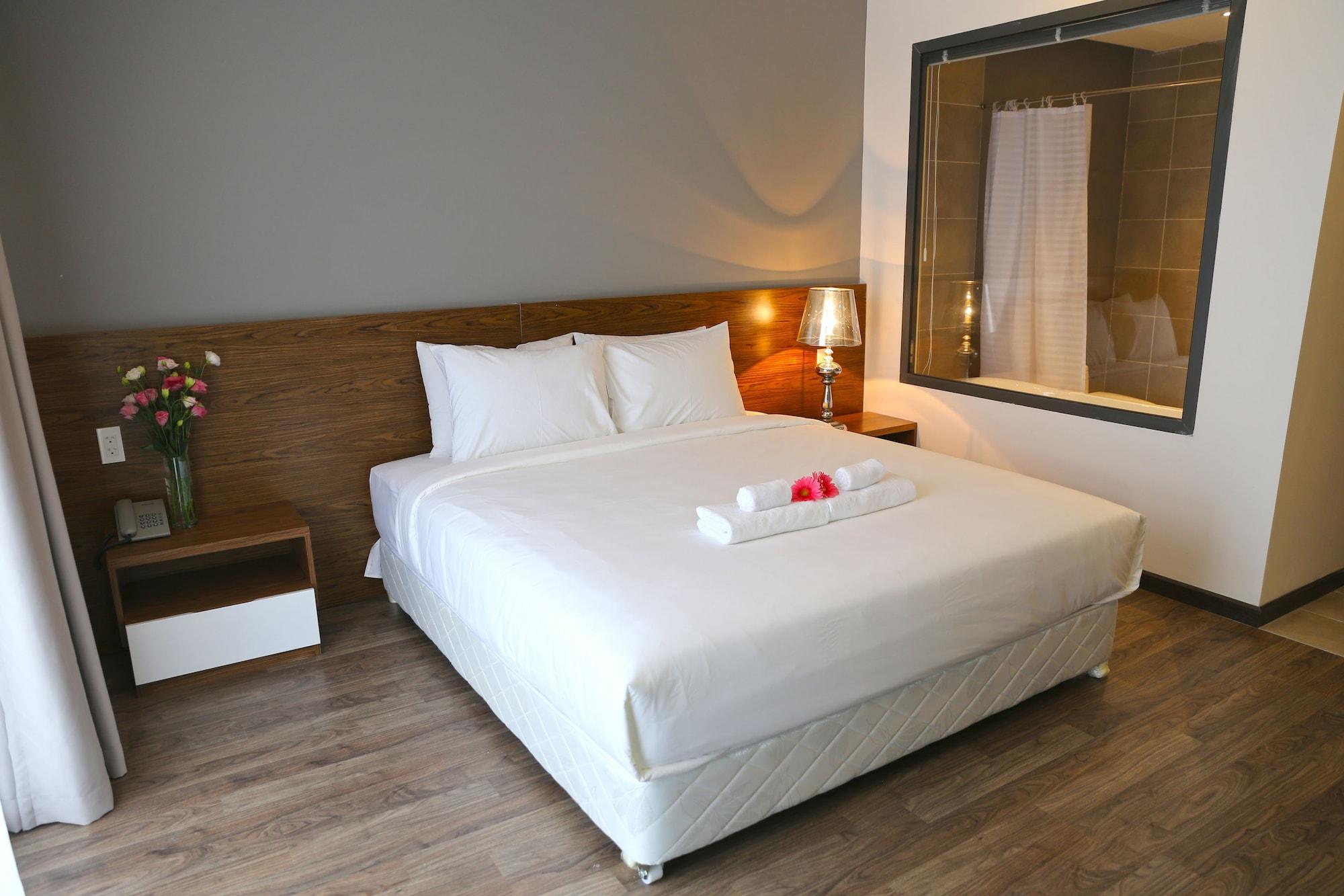 Bizu Royal Hotel Thành Pho Ho Chí Minh Esterno foto