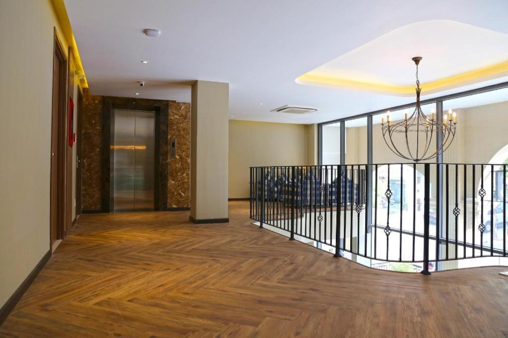 Bizu Royal Hotel Thành Pho Ho Chí Minh Esterno foto