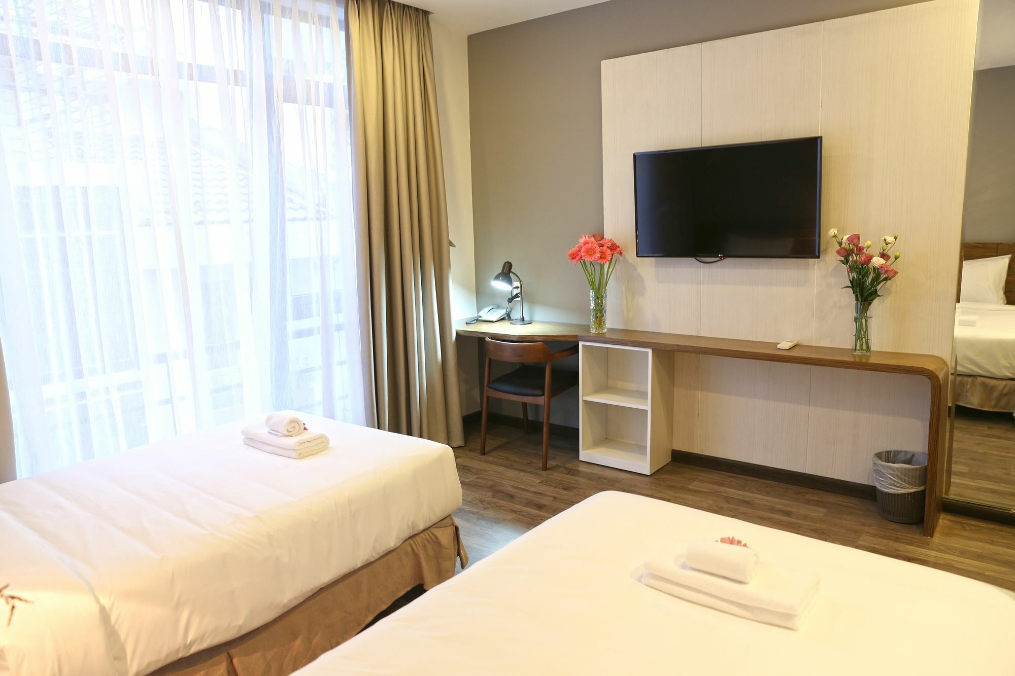 Bizu Royal Hotel Thành Pho Ho Chí Minh Esterno foto